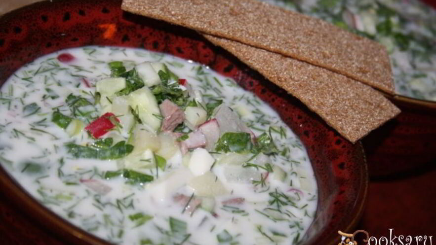 Рецепт весенней окрошки с отварной говядиной на кефире и минералке