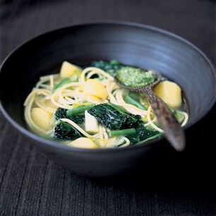 Рецепт Генуэзского супа минестроне с соусом песто