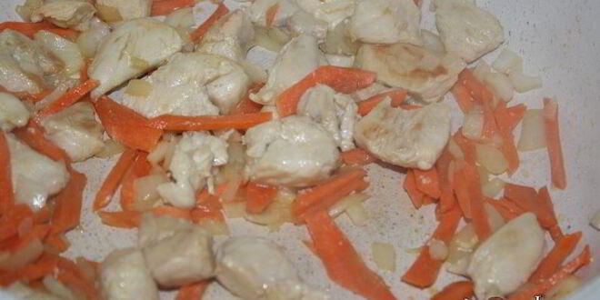 Рецепт нежного супа с курицей, сыром и овощами