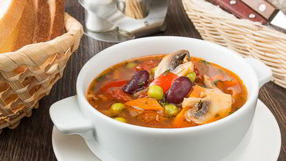 Рецепт Овощного супа с беконом и фасолью