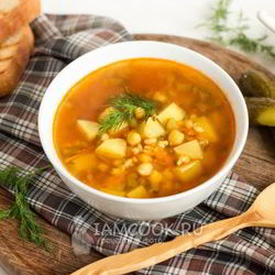 Рецепт Рассольника с перловкой, солеными огурцами и нутом