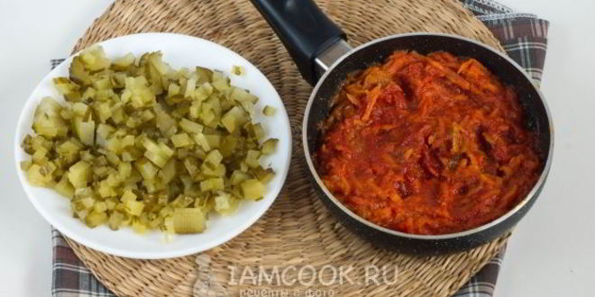 Рецепт рассольника с перловкой, солеными огурцами и нутом