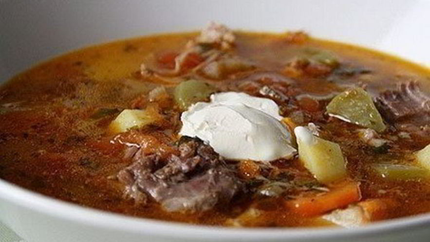 Рецепт рассольника с тушенкой и сметаной