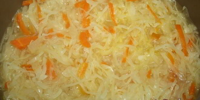 Рецепт щей с квашеной капустой на говяжьих ребрышках в чугунке