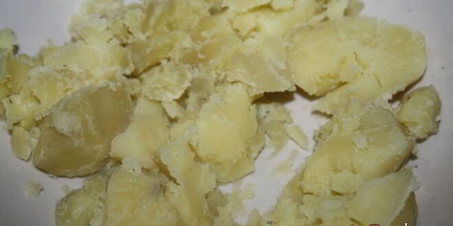 Рецепт щей с квашеной капустой на говяжьих ребрышках в чугунке