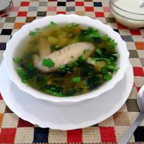 Зеленые щи с крапивой и щавелем с яйцом