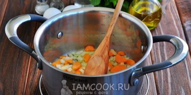 Рецепт зеленых щей со щавелем и яйцом