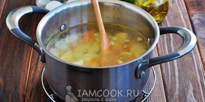 Рецепт зеленых щей со щавелем и яйцом