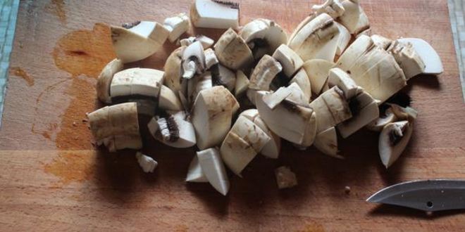 Рецепт сливочного крема-супа с цуккини и шампиньонами