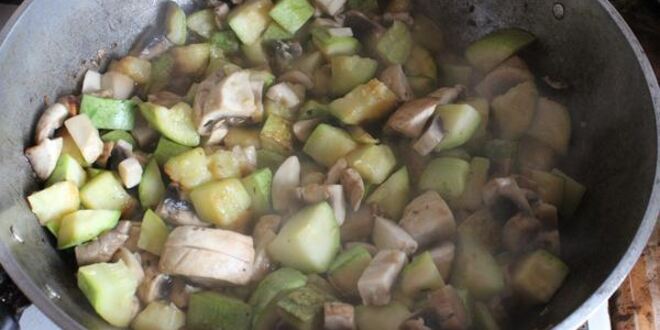 Рецепт сливочного крема-супа с цуккини и шампиньонами