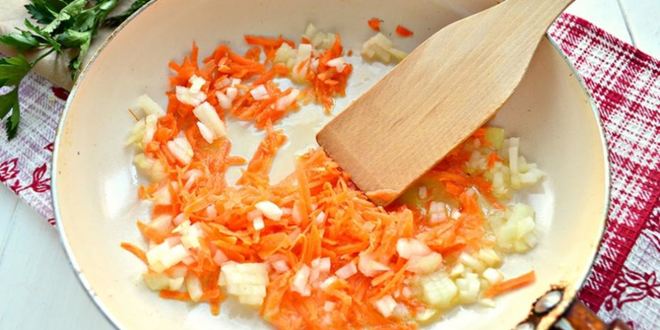 Рецепт капустной солянки с грибами