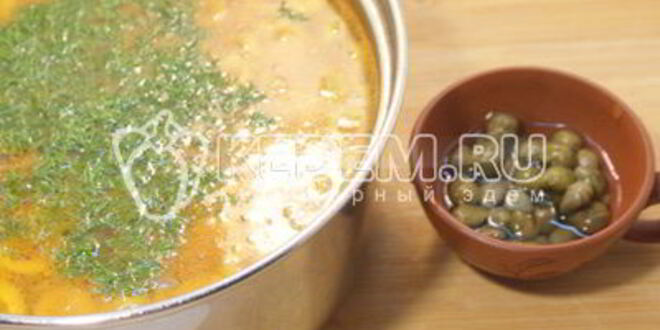 Рецепт рыбной солянки и семгой и оливками