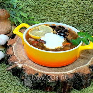 Рецепт Солянки грибной с огурцами