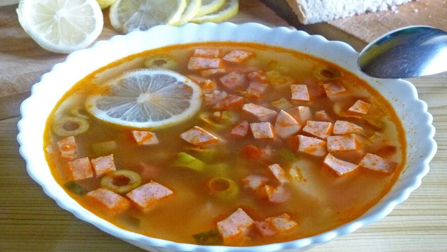 Рецепт солянки классической с колбасой