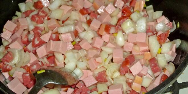 Рецепт солянки классической с колбасой