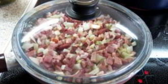 Рецепт солянки с маслинами и лимоном