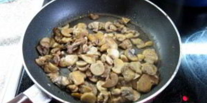 Рецепт солянки с маслинами и лимоном