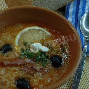 Рецепт Супа солянка с копченостями и рисом