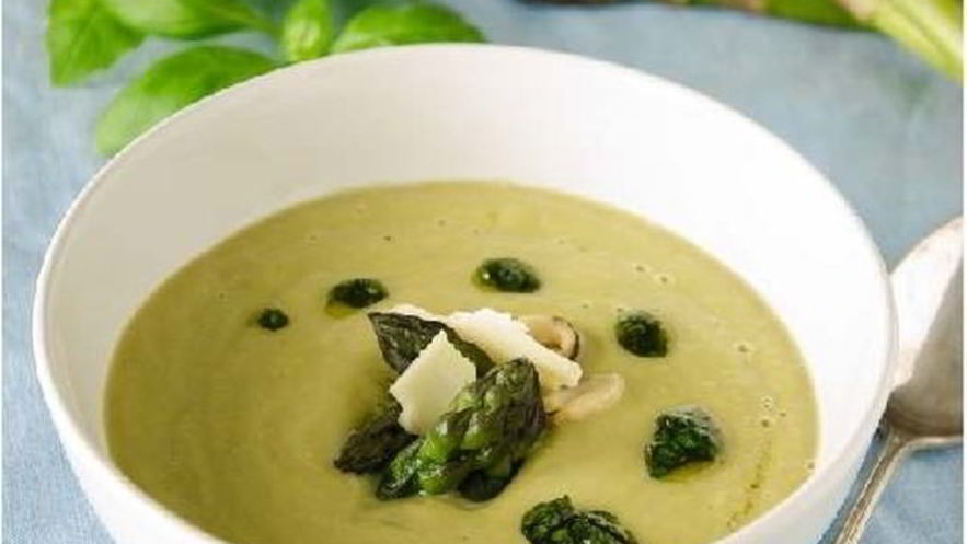 Рецепт супа из спаржи с соусом песто