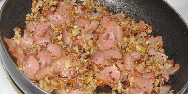 Рецепт супа-пюре из тыквы с беконом и орехами