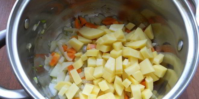 Рецепт супа-пюре с кабачками, шампиньонами и плавленым сыром