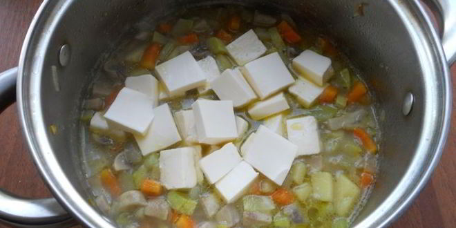 Рецепт супа-пюре с кабачками, шампиньонами и плавленым сыром