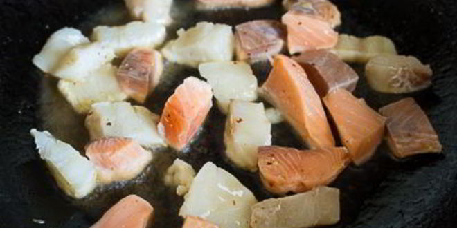 Рецепт томатного супа-пюре с лососем и треской