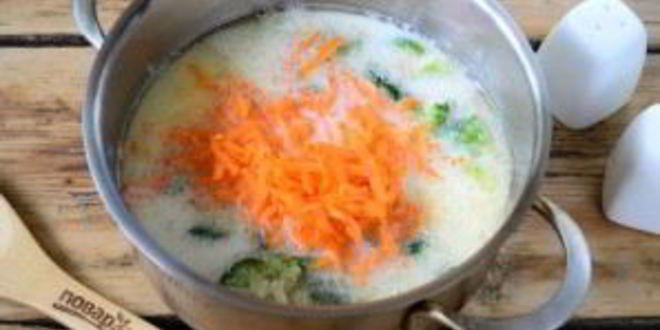 Рецепт сырного супа с брокколи в булочках