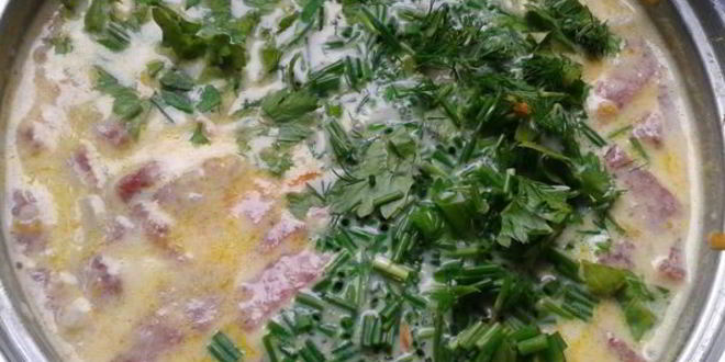 Рецепт сырного супа с колбасой