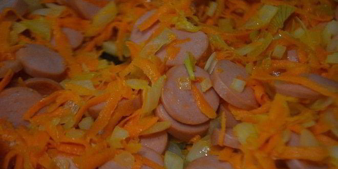 Рецепт сырного супа с сосисками