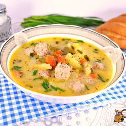 Рецепт Сырного супа с замороженными овощами, зеленью чеснока и фрикадельками