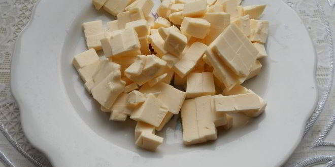 Рецепт сырного супа с замороженными овощами, зеленью чеснока и фрикадельками