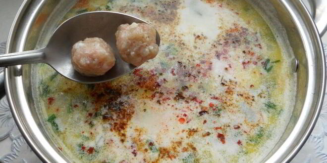 Рецепт сырного супа с замороженными овощами, зеленью чеснока и фрикадельками