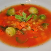 Томатный суп с брюссельской капустой и репой