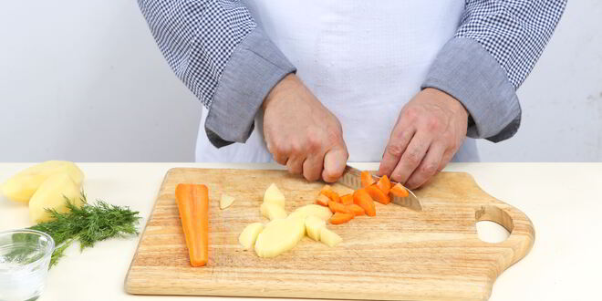 Рецепт домашней ухи со слабосоленой неркой