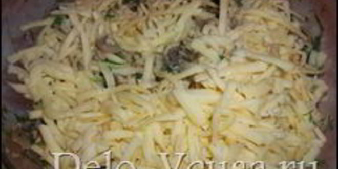 Рецепт блинчиков с куриным филе, грибами и сыром