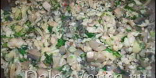 Рецепт блинчиков с куриным филе, грибами и сыром