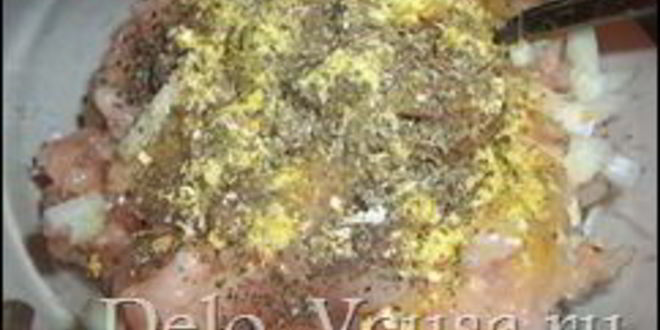 Рецепт блинчиков с куриным филе, грибами и сыром