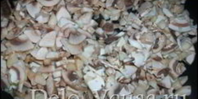 Рецепт блинчиков с куриным филе, грибами и сыром