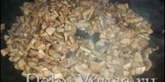 Рецепт блинчиков с куриным филе, грибами и сыром