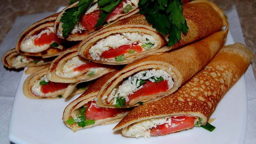 Рецепт блинчиков с моцареллой и красной рыбой