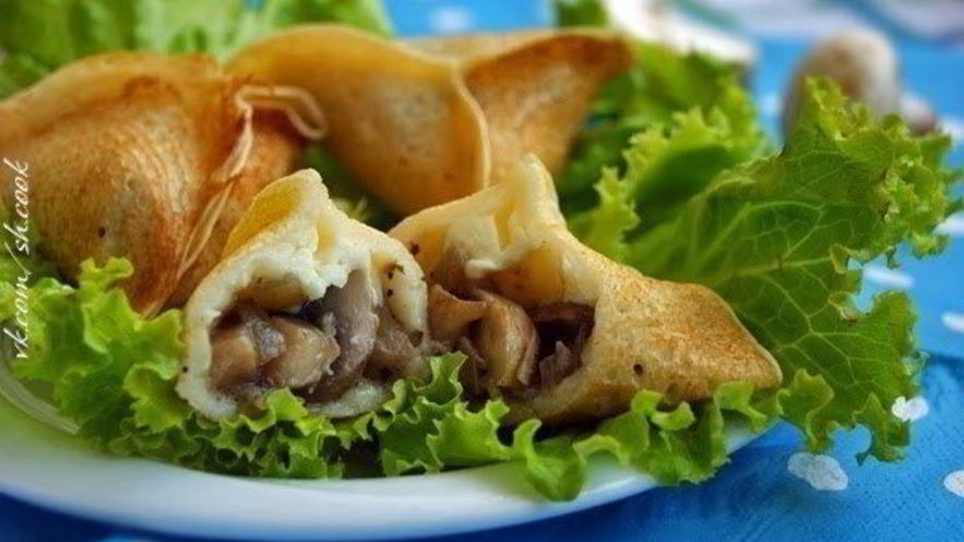 Рецепт блинов на дрожжах с грибами и сыром