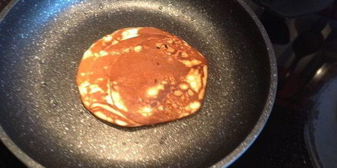 Рецепт панкейков с черной смородиной