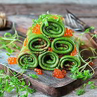 Рецепт Шпинатных блинчиков с красной икрой и кресс-салатом