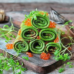 Рецепт Шпинатных блинчиков с красной икрой и кресс-салатом