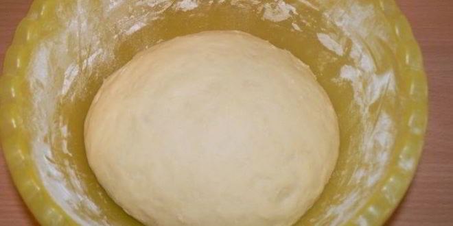 Рецепт булочек с брусникой, клубникой и штрейзелем