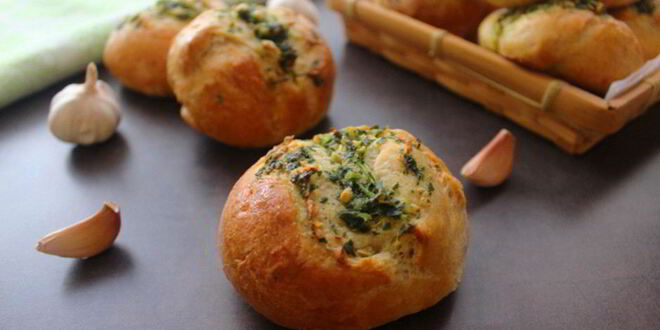 Рецепт булочек с чесноком и зеленью