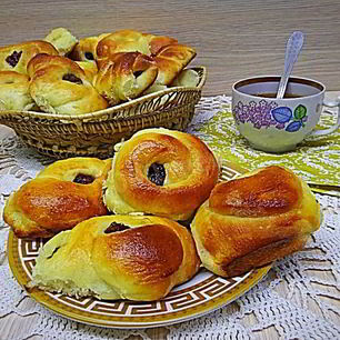 Рецепт Булочек с курагой из дрожжевого теста