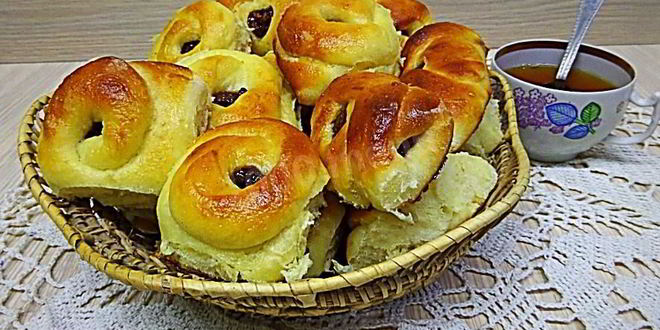 Рецепт булочек с курагой из дрожжевого теста