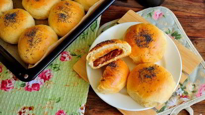 Рецепт Булочек со сгущенкой вареной